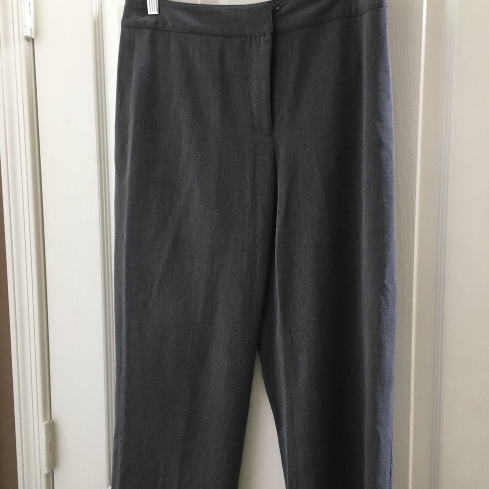 FINAL MARKDOWN Ladies apt.9 slacks 10